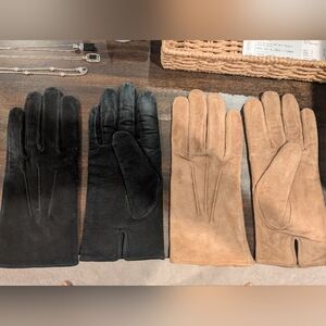 Isotoner Signature Suede Gloves
